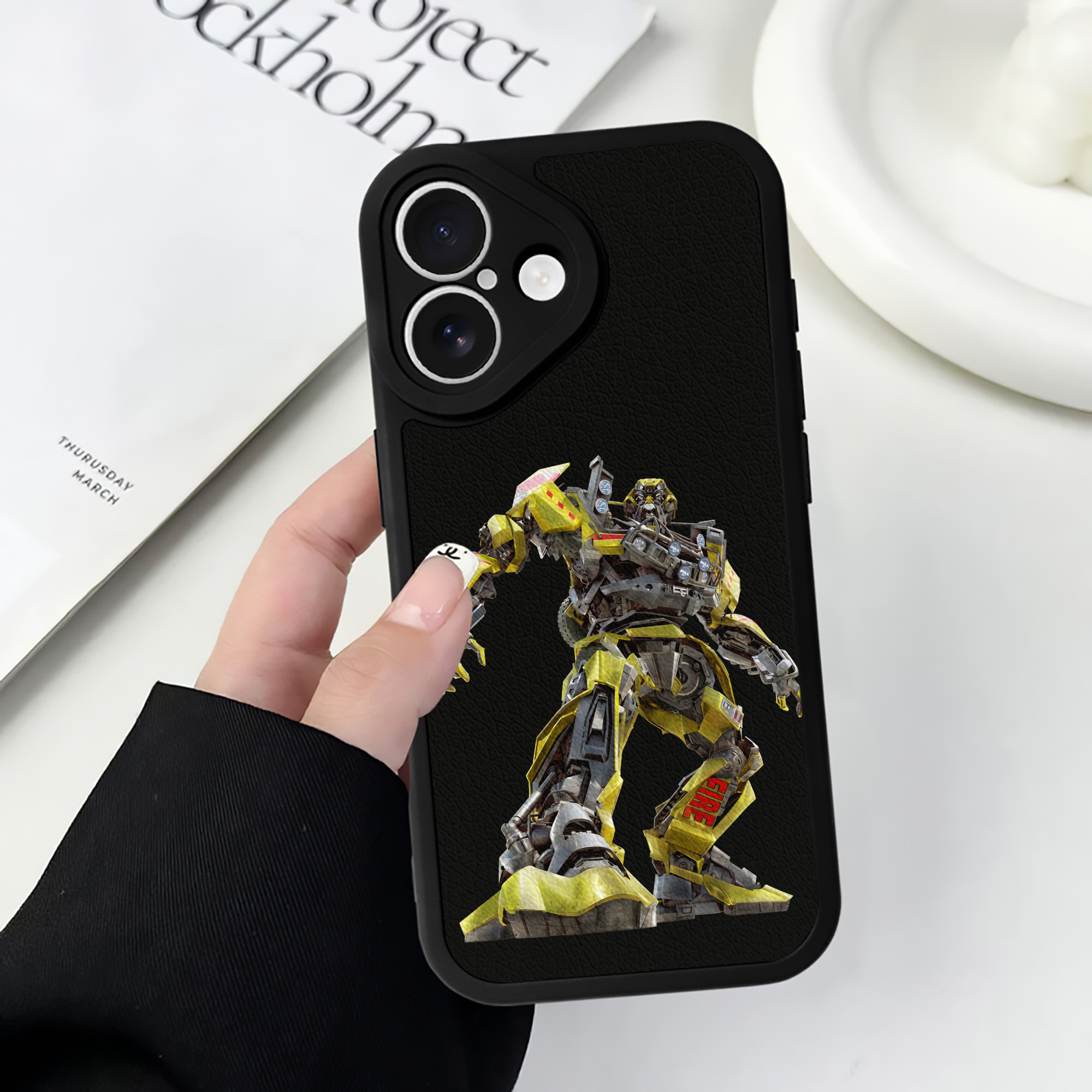 （画像用）  【iPhone 16シリーズ対応】シリコンスマホケース（レザー調） 材質：シリコン